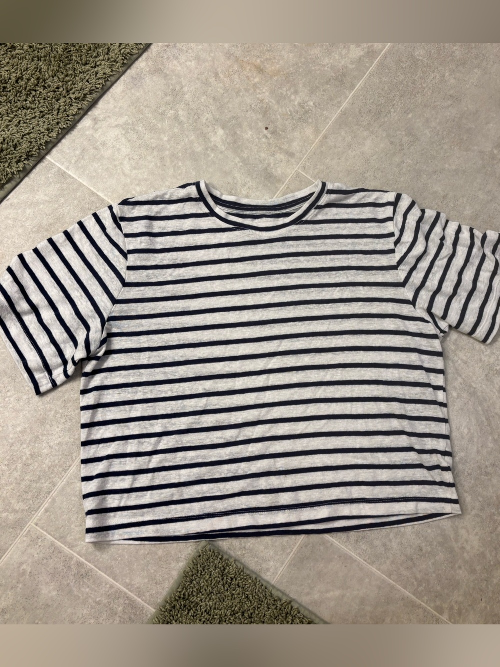 Universal Thread Women’s Striped Crewneck Cropped Tee - Navy and White MEDIUM